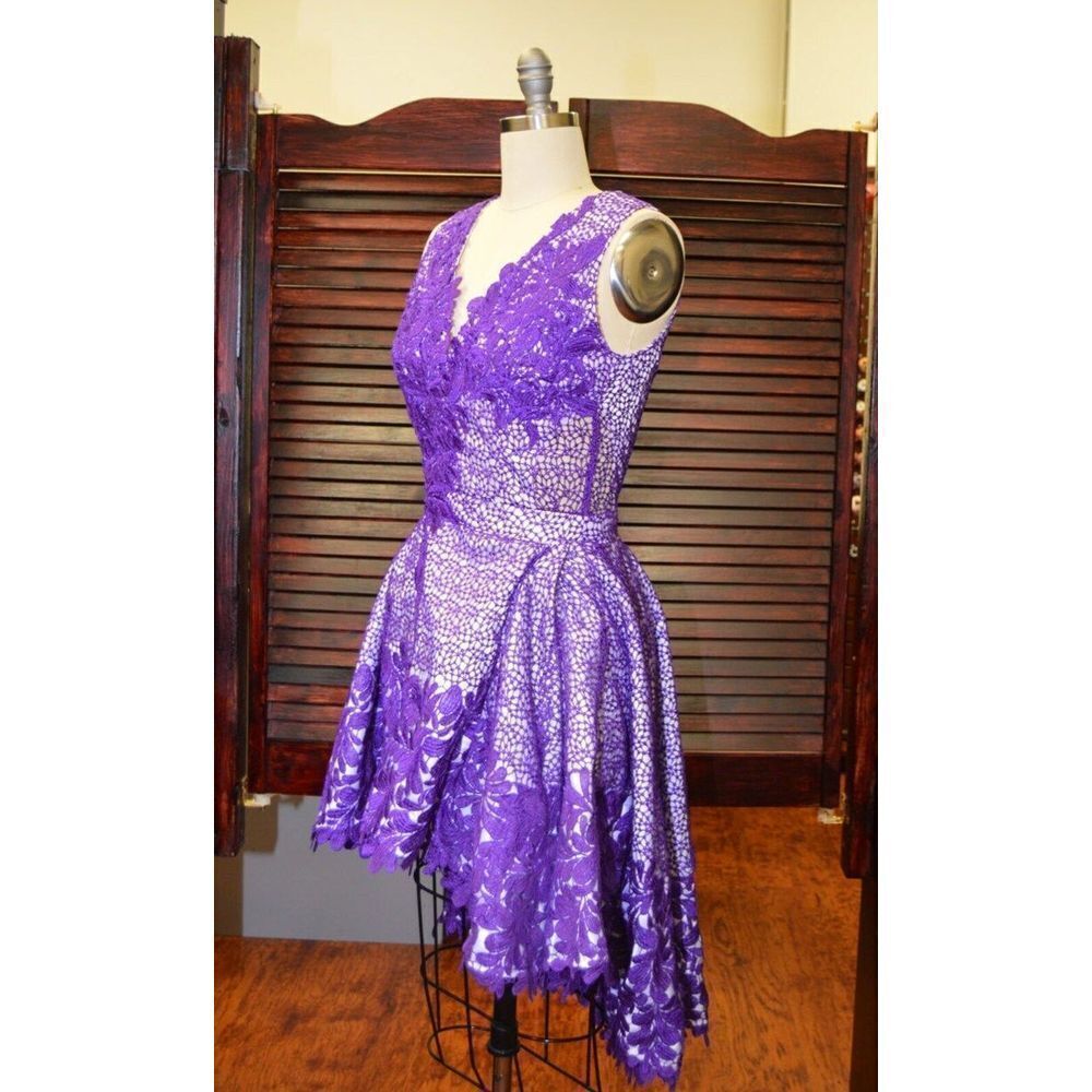 Shedas Fashion Embroidered Hi-Lo Purple White Lace Gown/Keyhole Back Sz:Small